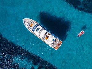 PASHBAR 11 Sunseeker 76 Yacht birds eye view