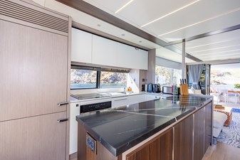 PASHBAR 24 Sunseeker 76 Yacht Galley