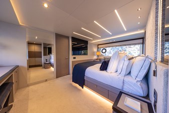 PASHBAR 27 Sunseeker 76 Yacht Master cabin