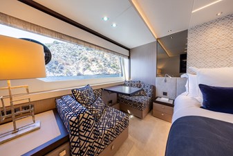 PASHBAR 29 Sunseeker 76 Yacht Master cabin seating