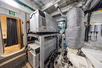 PASHBAR 42 Sunseeker 76 Yacht machine space generators