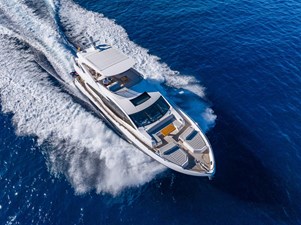 PASHBAR 8 Sunseeker 76 Yacht underway way bow area