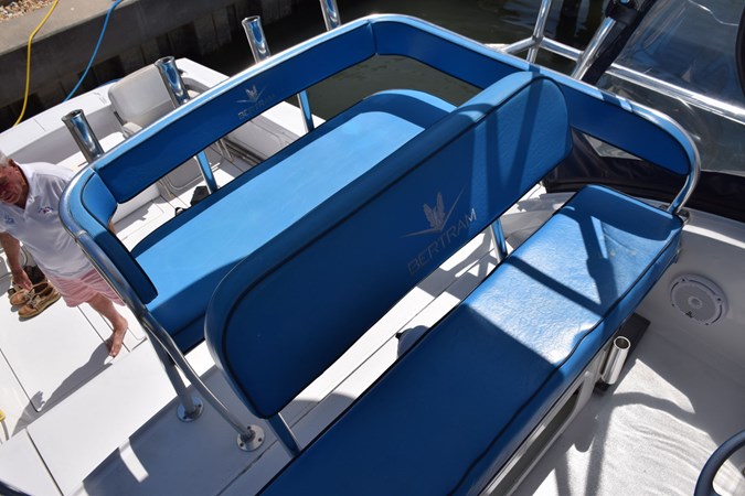 Flybridge seating