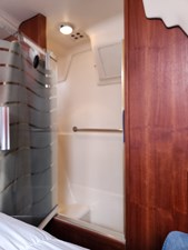 PLAN B 34 Aft Shower