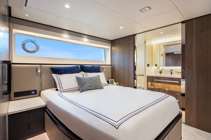 Horizon FD90 Hull 34 starboard VIP with ensuite and large closet space.