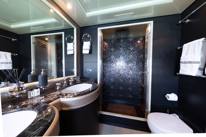 LAUREN V- MASTER CABIN EN-SUITE 2