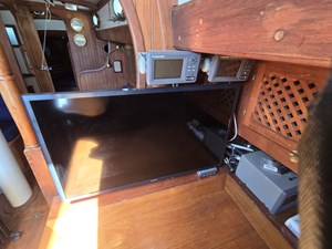 KAILANI 5 Nav table with large chartplotter