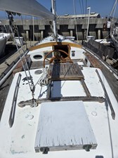 KAILANI 21 Deck from stern forward