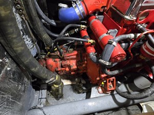 KAILANI 27 Engine room aft