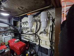 KAILANI 29 Engine room fuel filtration system