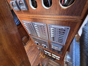 KAILANI 30 Upgraded electrical panels