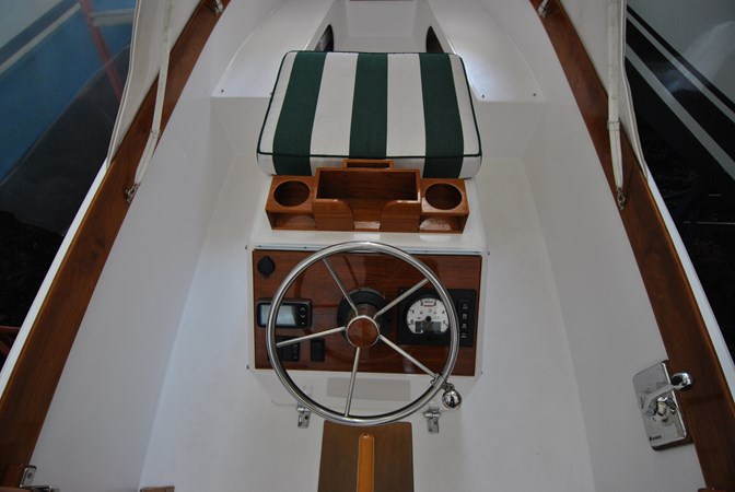 Center Helm on Engine Box