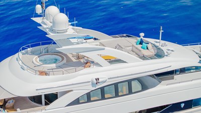 SHARKFINN 24 Sundeck overhead