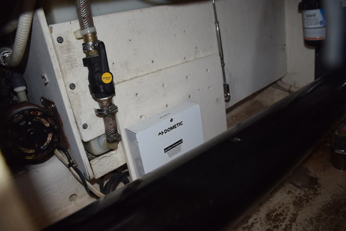 Dometic Reverse-Cycle AC  