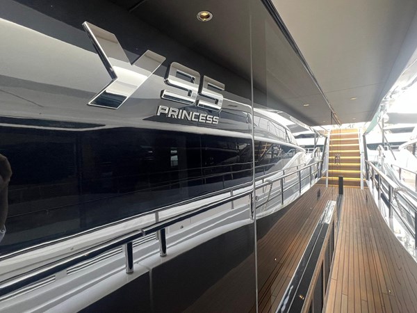 Princess Y95  Side Deck