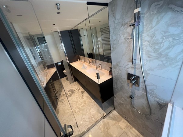 Princess Y95  Lower Deck Master Cabin Restroom