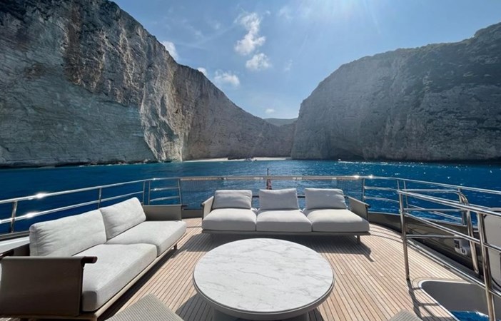 Princess Y95  Flybridge