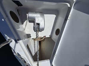 ATHENA 12 Anchor locker