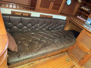 DREADNAUGHT 2 Salon extended settee