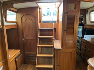 DREADNAUGHT 5 Salon steps