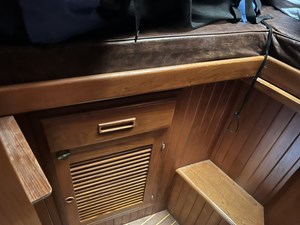 DREADNAUGHT 24 V berth storage
