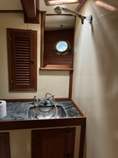 DREADNAUGHT 27 Forward head