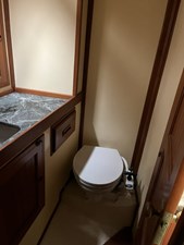 DREADNAUGHT 31 Aft head