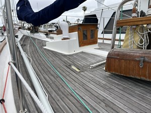 DREADNAUGHT 39 Foredeck