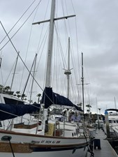 DREADNAUGHT 46 Rig