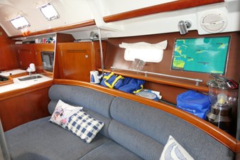 TANGENT 15 Salon Port Aft