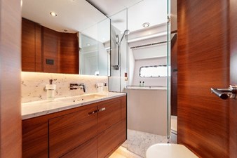 Charles 39 Princess 75MY (Charles) - Lower Guest Cabin Bathroom