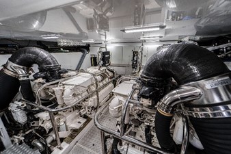 Charles 59 Princess 75MY (Charles) - Engine Room