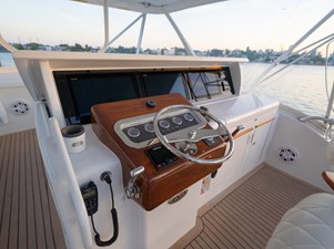VENTURA            11 Faux Teak Helm Pod  