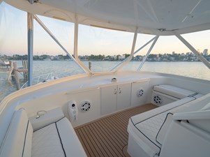 VENTURA            16 Flybridge Forward 