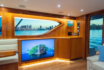 VENTURA            21 Salon, Aft Starboard 
