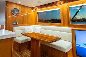 VENTURA            28 Dinette Image  2 