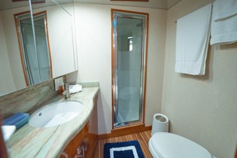 VENTURA            43 Master Head and Shower  