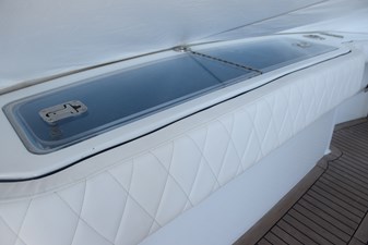 VENTURA            58 Transom Livewell or Fish Box, Bentley Stitch Coaming Pads  