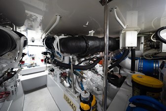 VENTURA            72 C32 HEUI Starboard Side  