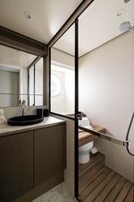 Magellano 60 26 Magellano 60 guest WC