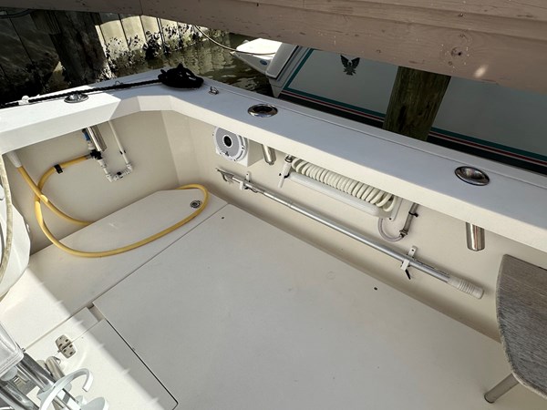 LUNA, 2013 Hunt Yachts Harrier 36: Port Cockpit Details