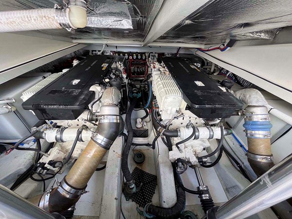 LUNA, 2013 Hunt Yachts Harrier 36: Volvo Twin 435hp Diesels