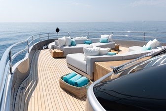 PALMAX 17 Bow Sunbathing Area 