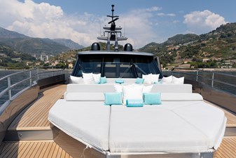 PALMAX 18 Bow Sunbathing Area 