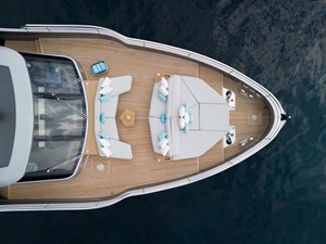 PALMAX 14 Bird’s-eye view of the sunbathing area on the bow  