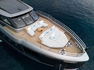 PALMAX 15 Bird’s-eye view of the sunbathing area on the bow   
