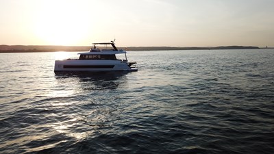 ARCTIC MOON 27