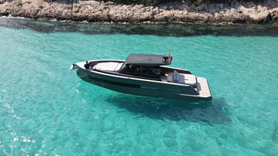 NEW 2025 Moon 45 SPORTS LINE 16