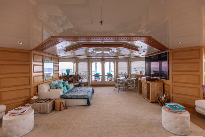 LADY MARINA Boat Deck- Salon