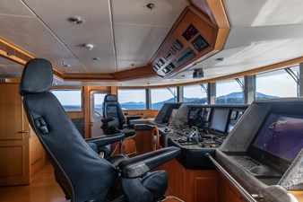 LADY MARINA 15 LADY MARINA Bridge